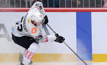 "Авангард" дома выиграл у "Спартака" в матче КХЛ с 12 шайбами