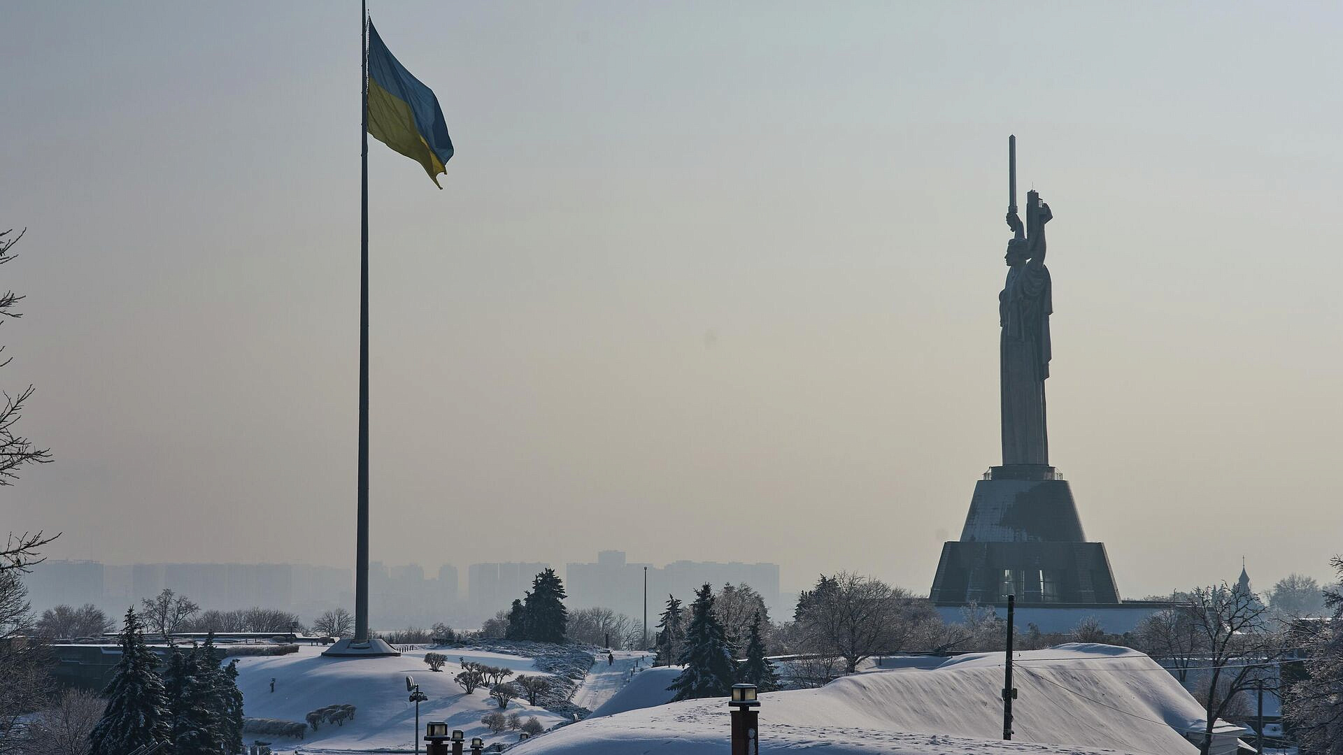 "Полное безумие": в Киеве рассказали, до чего удары по Ирану довели Украину