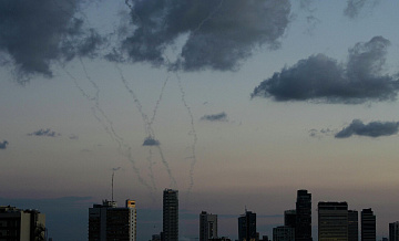 Большинство американцев не одобряют удары по Ирану, показал опрос