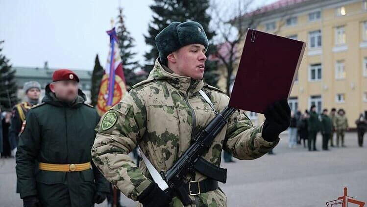 Рэпер Macan с другими новобранцами принял военную присягу