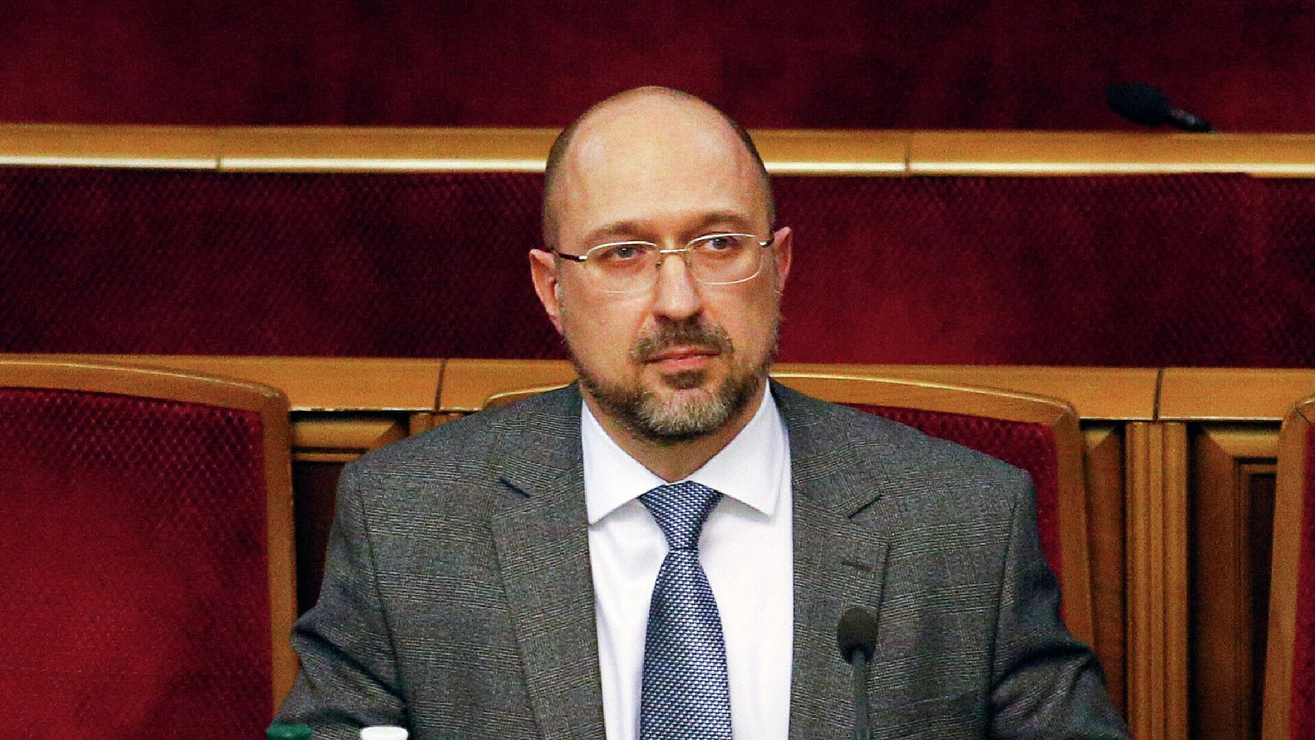 Премьер Украины отменил визит в Швейцарию