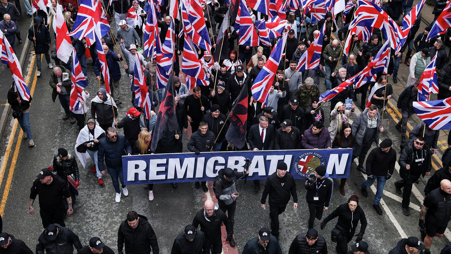 В Британии проходит марш британских патриотов против миграции