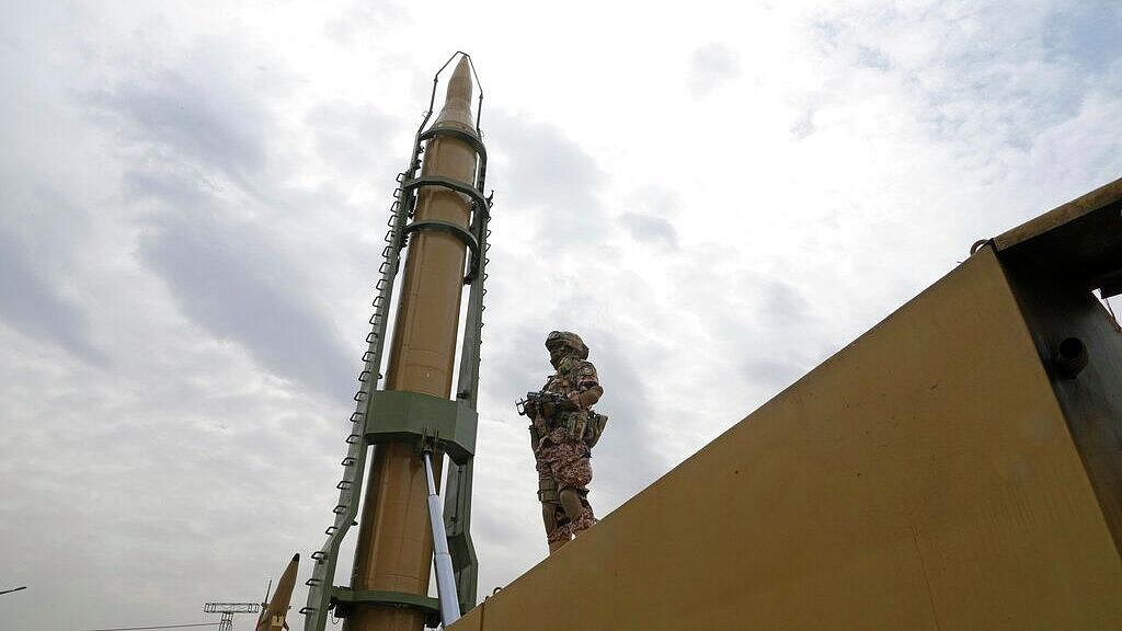 Иранские военные нанесли удары по военной базе США в Кувейте