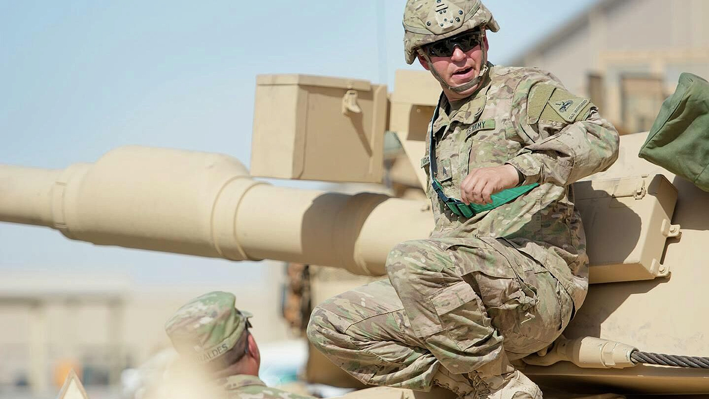 15 военных из США пострадали после атаки Ирана по базе в Кувейте, пишут СМИ