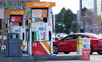 Цены на бензин в США достигли $4 за галлон впервые с августа 2022 года