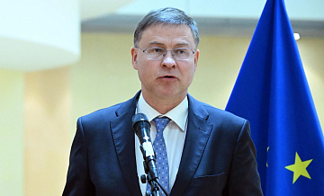 Первые выплаты Киеву по кредиту должны начаться весной, заявил еврокомиссар