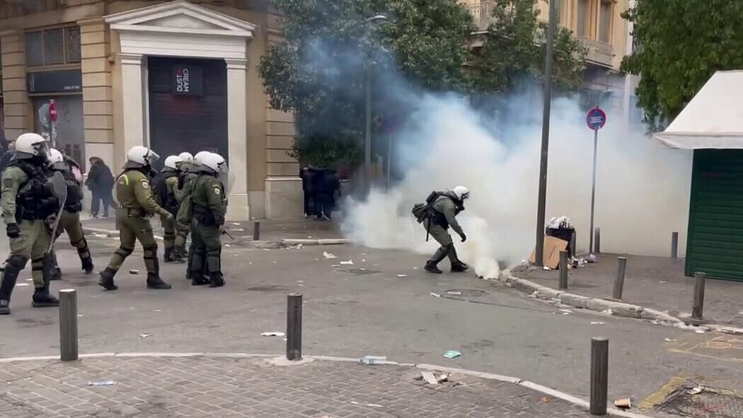 Полиция применила слезоточивый газ на митинге в Афинах