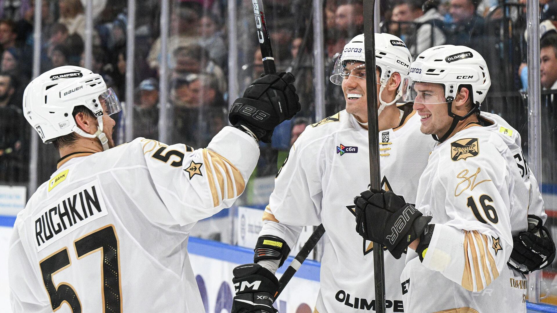 "Адмирал" забросил семь шайб в ворота "Нефтехимика" в матче КХЛ