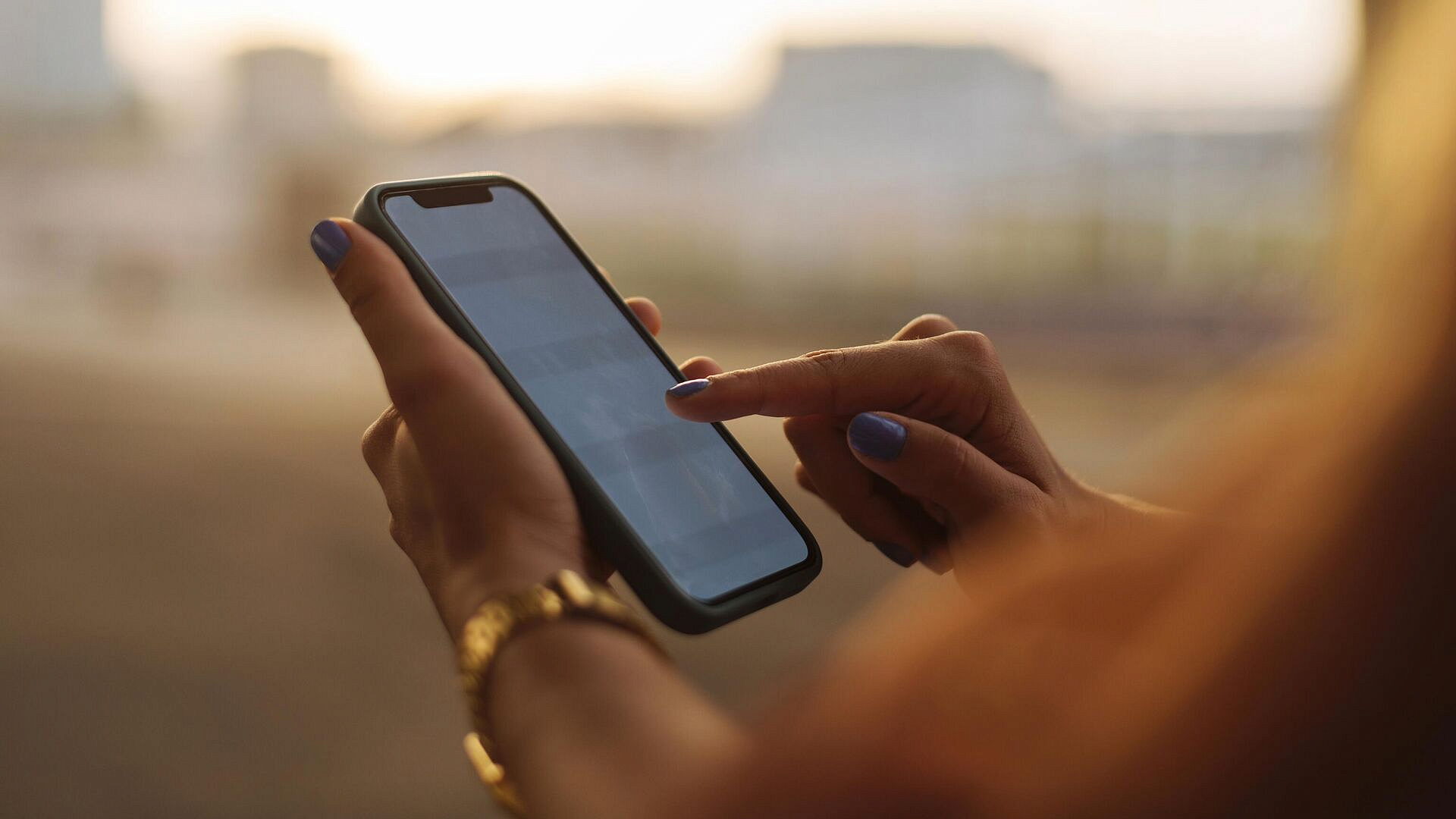 Путин подписал закон о приостановке услуг связи по требованию ФСБ