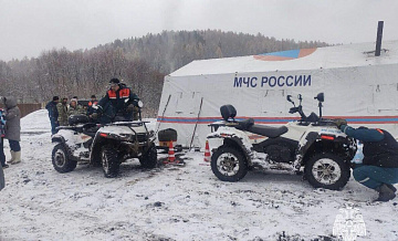 Красноярские спасатели возобновили поиски пропавшей семьи