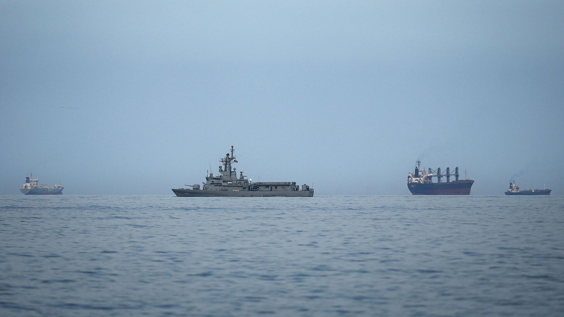 Fars: второе иранское судно пересекло Ормузский пролив