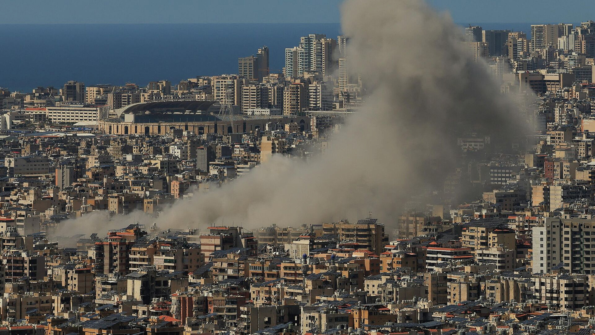 Израиль атаковал жилое здание в пригороде Бейрута