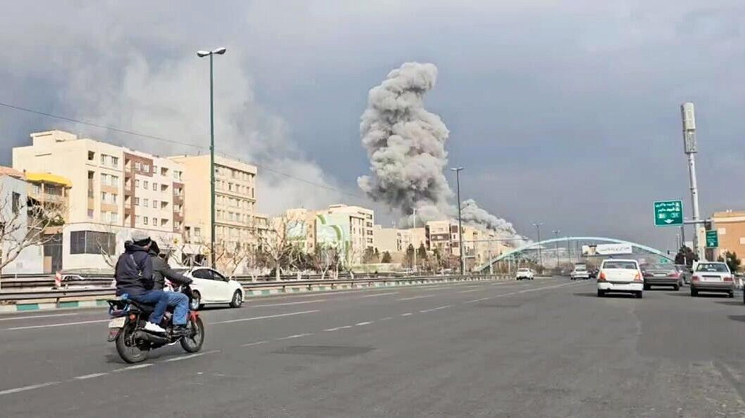 Иран подвергся нескольким авиаударам