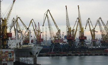 Эксперт рассказал, сколько топлива лишилась Украина из-за блокады портов