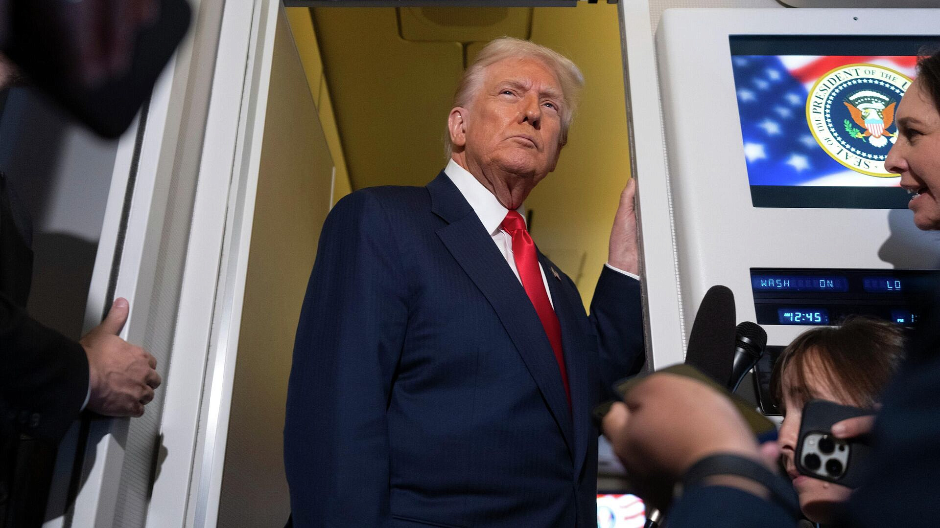 Политолог назвал решение Трампа по ядерным испытаниям политическим сигналом