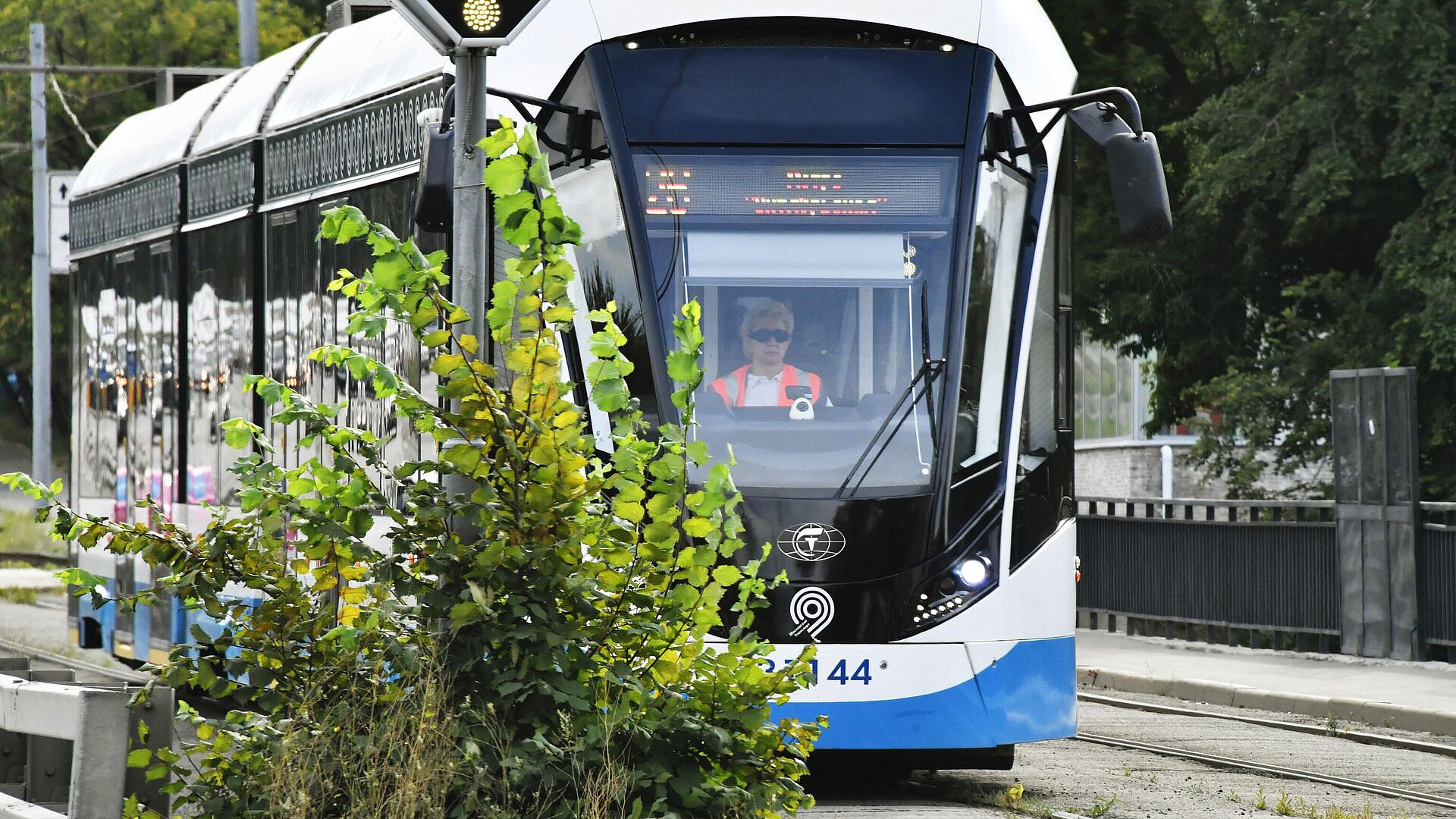 В центре Москвы временно изменится схема движения трамваев