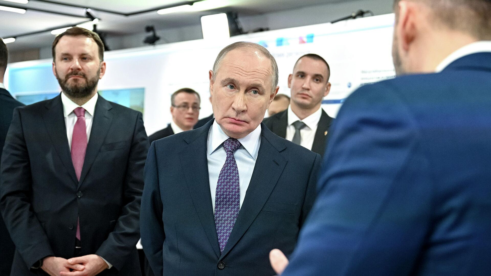 Путин призвал стремиться к коэффициенту рождаемости в 2,2