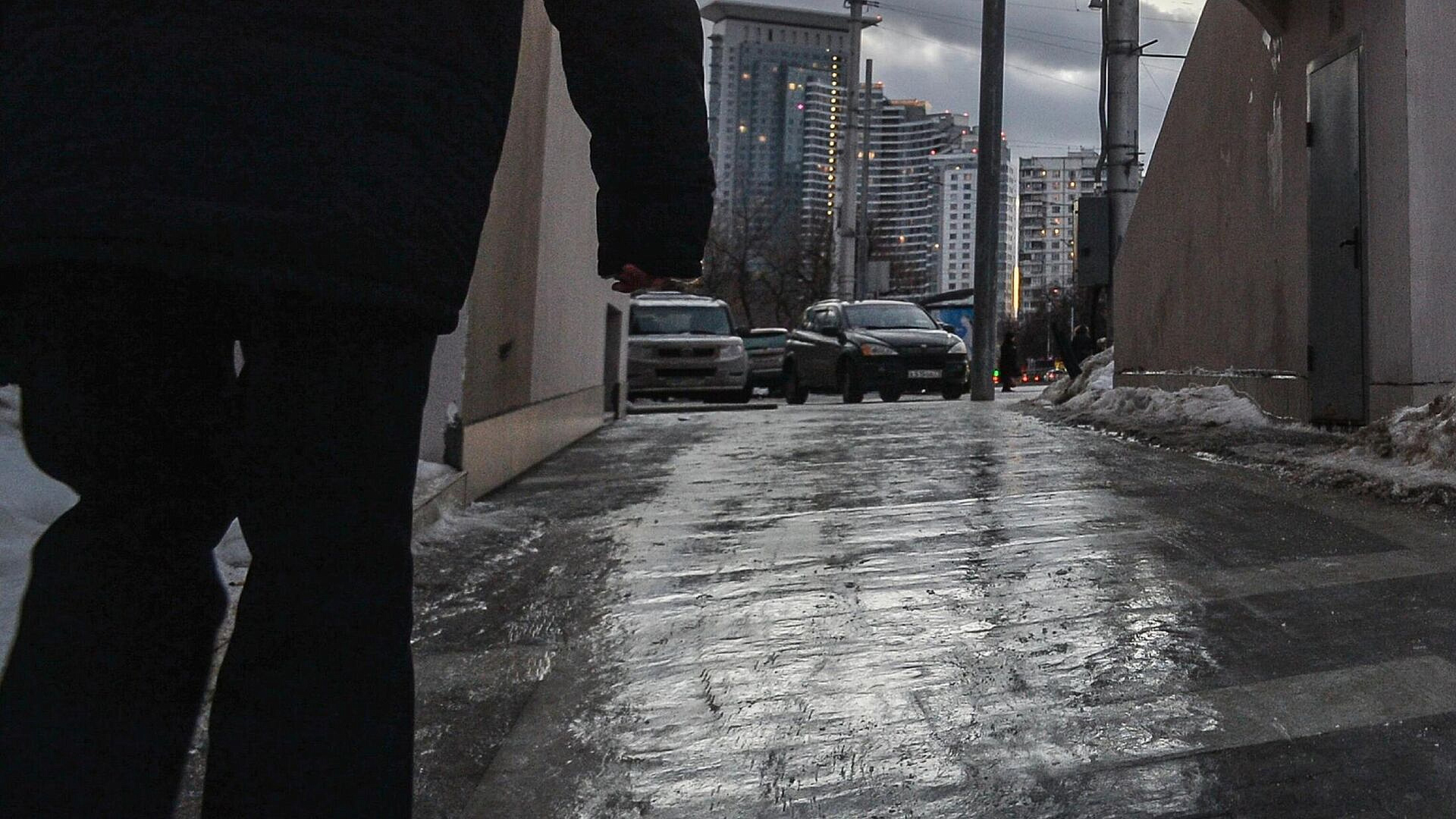 Сильная гололедица ожидает москвичей в воскресенье, сообщила синоптик