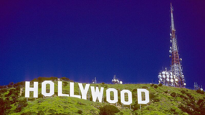 Paramount ����������� Warner Bros �������� �� 40 ���������� ��������