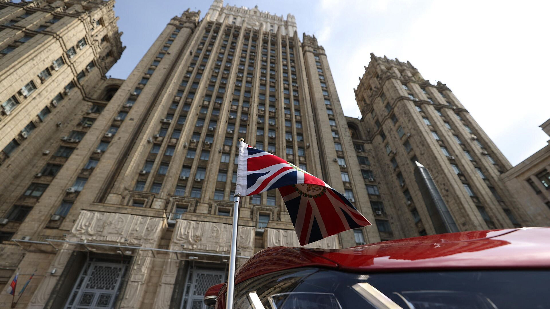 Сотрудник посольства Британии лишен аккредитации за подрывную деятельность