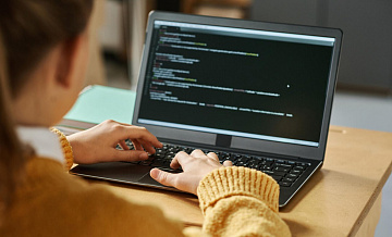 Школьники могут начать изучать ИИ на уроках информатики