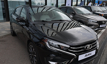 "АвтоВАЗ" начинает розничные продажи Lada Aura