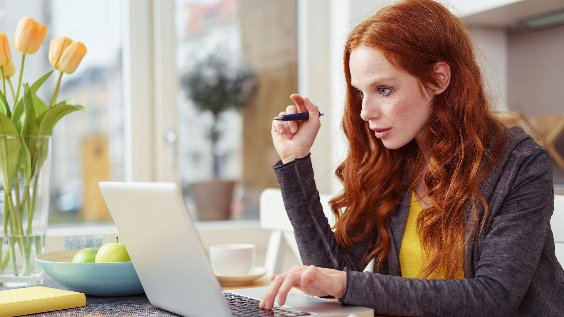 Юрист рассказал, как оплачивается работа в выходные и праздники