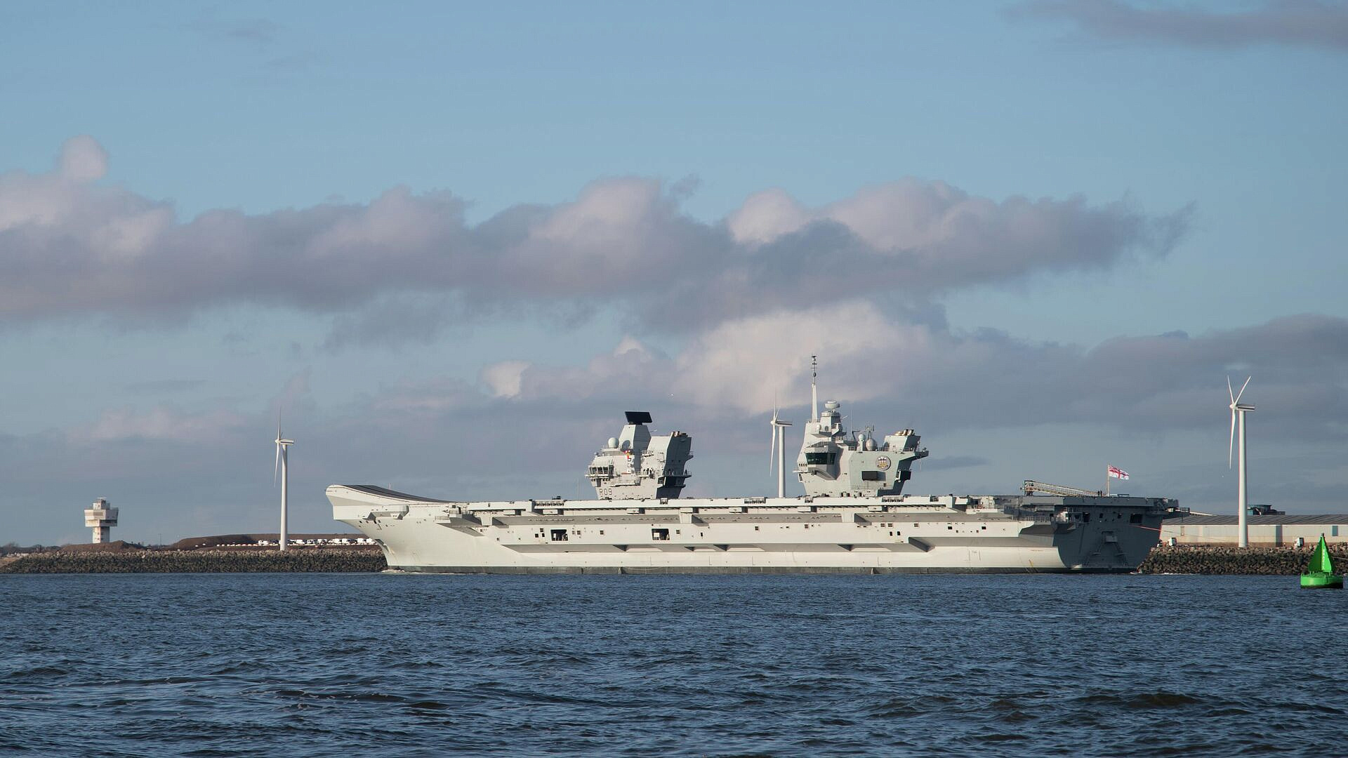 Британия не планирует переброску авианосца в Европу из-за Украины