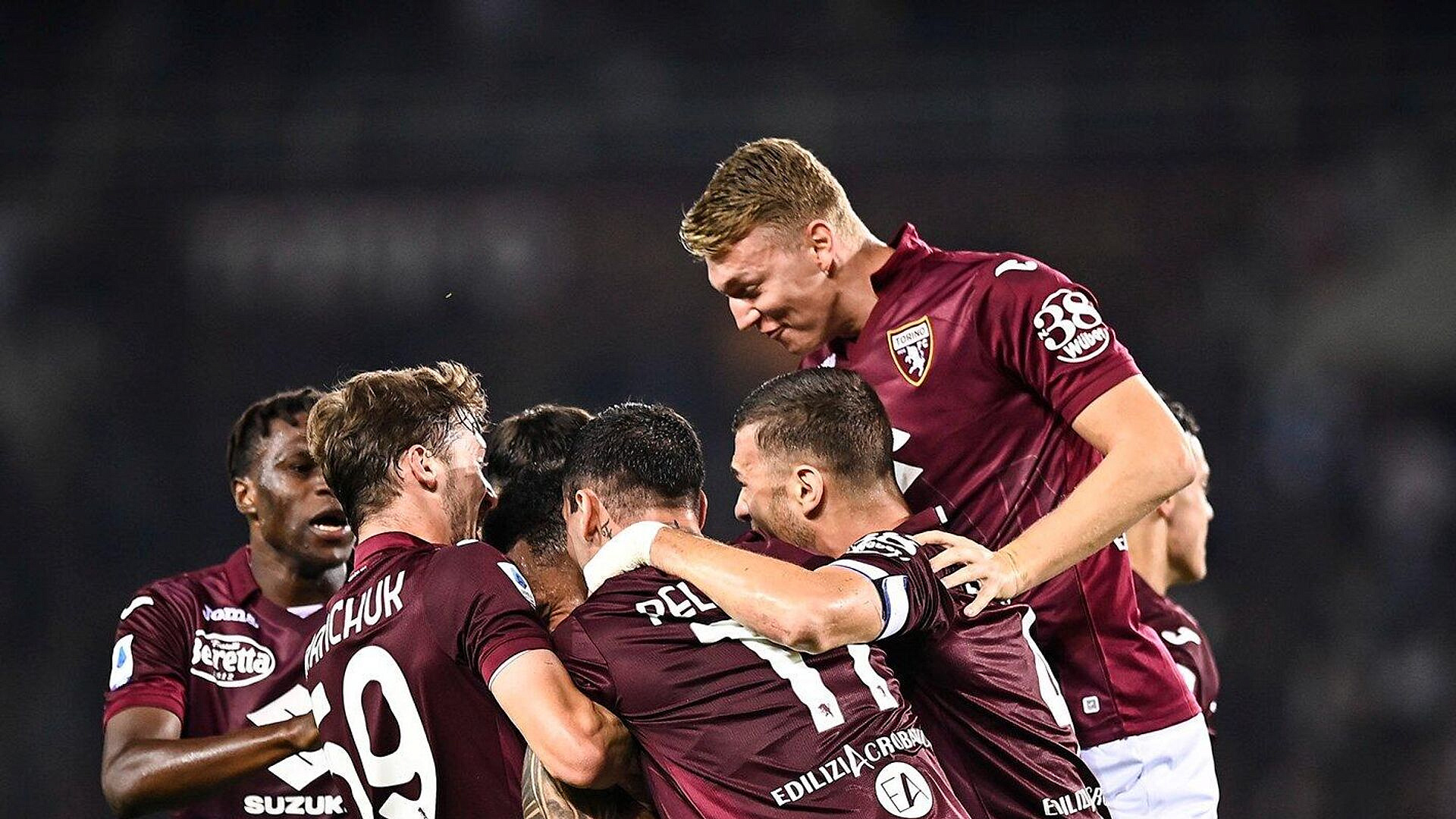 Фанаты "Торино" высыпали навоз перед тренировочной базой в знак протеста