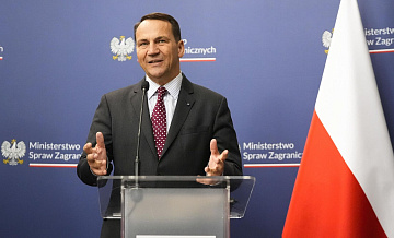 "На кону стоит независимость". Сикорский неожиданно высказался о России