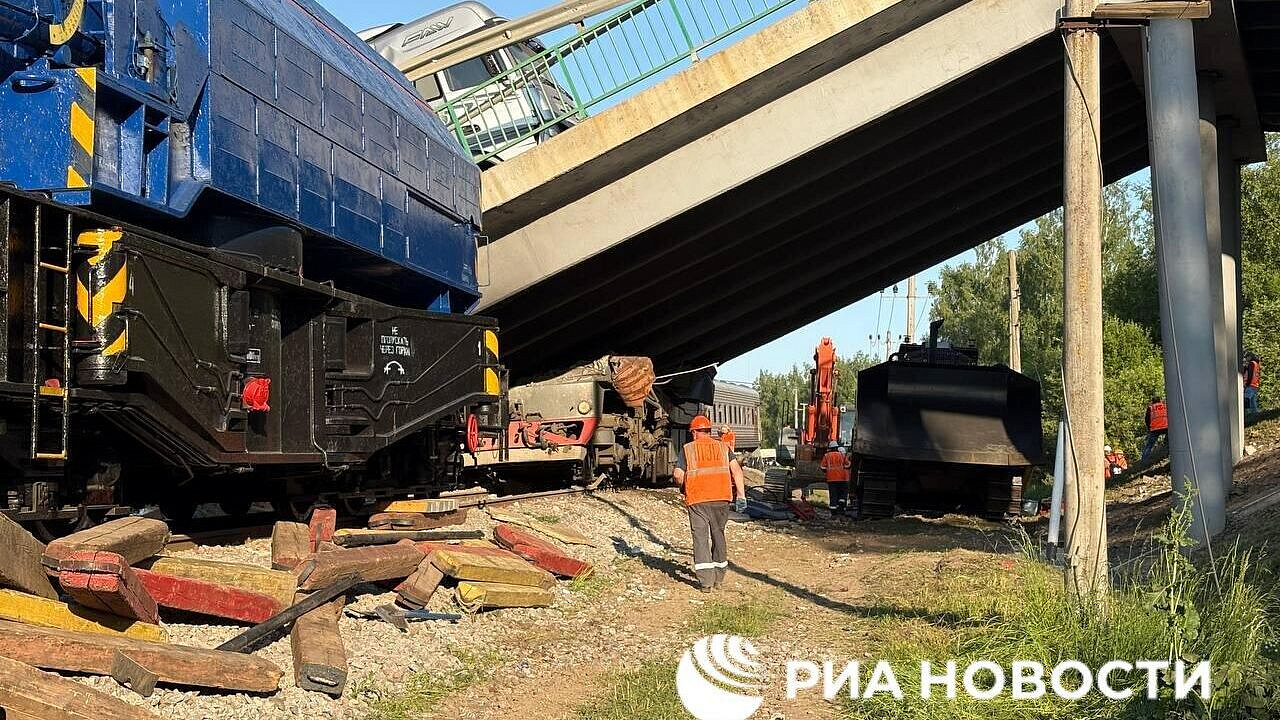 Компания "СОГАЗ" займется выплатами после ЧП с поездом под Брянском