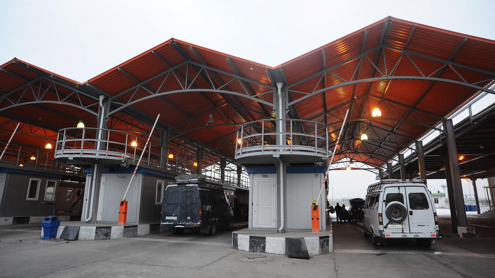 ����� ��������� � ������������ �������� ������ � �����