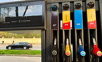 Средняя цена бензина в России за неделю выросла на четыре копейки