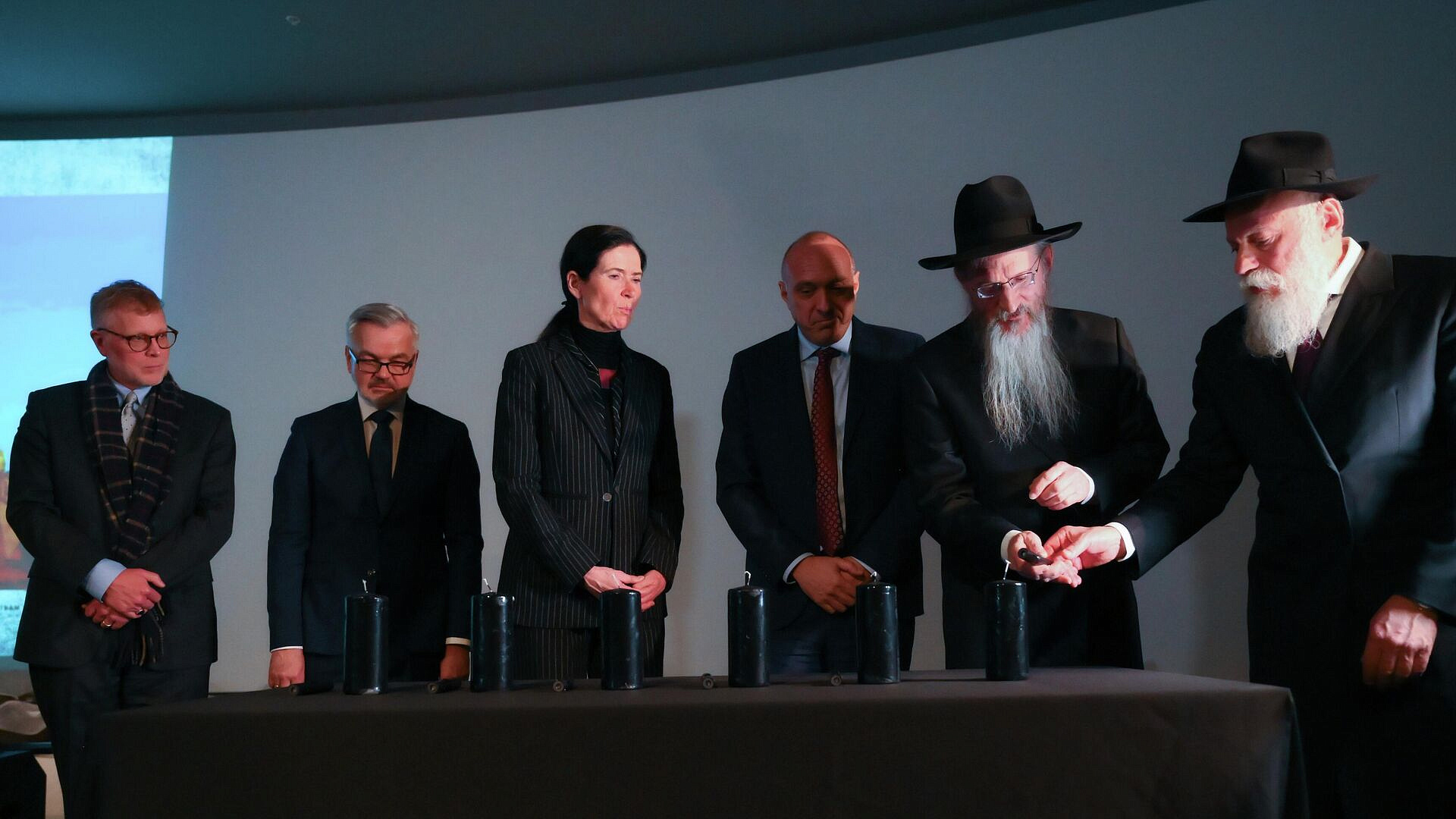 В Москве раввины зажгли мемориальные свечи в память о жертвах Холокоста