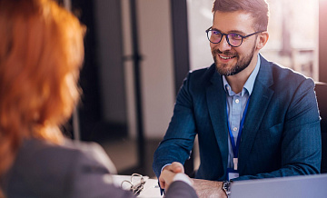 В Госдуме предложили обязать банки использовать ИИ для проверки сделок