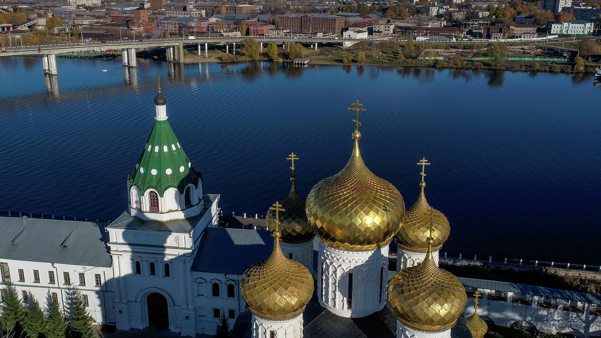 "Золотое кольцо" ежегодно посещают 27 миллионов туристов, заявил Чернышенко