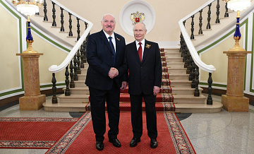 Лукашенко поздравил Путина с успешным визитом в Китай