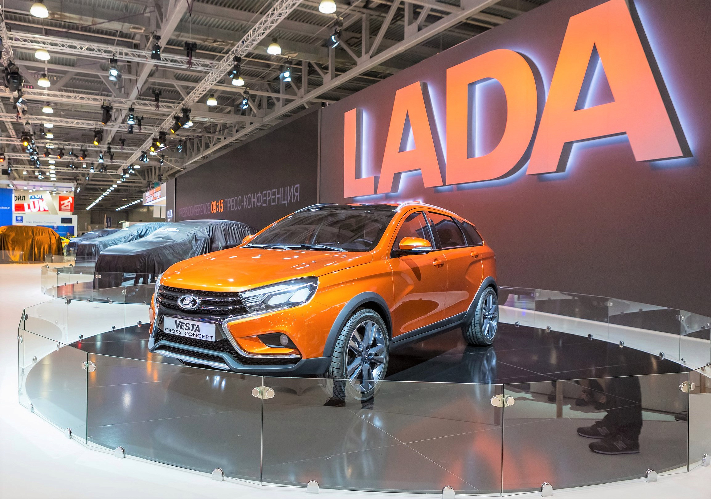 ǻ     Lada