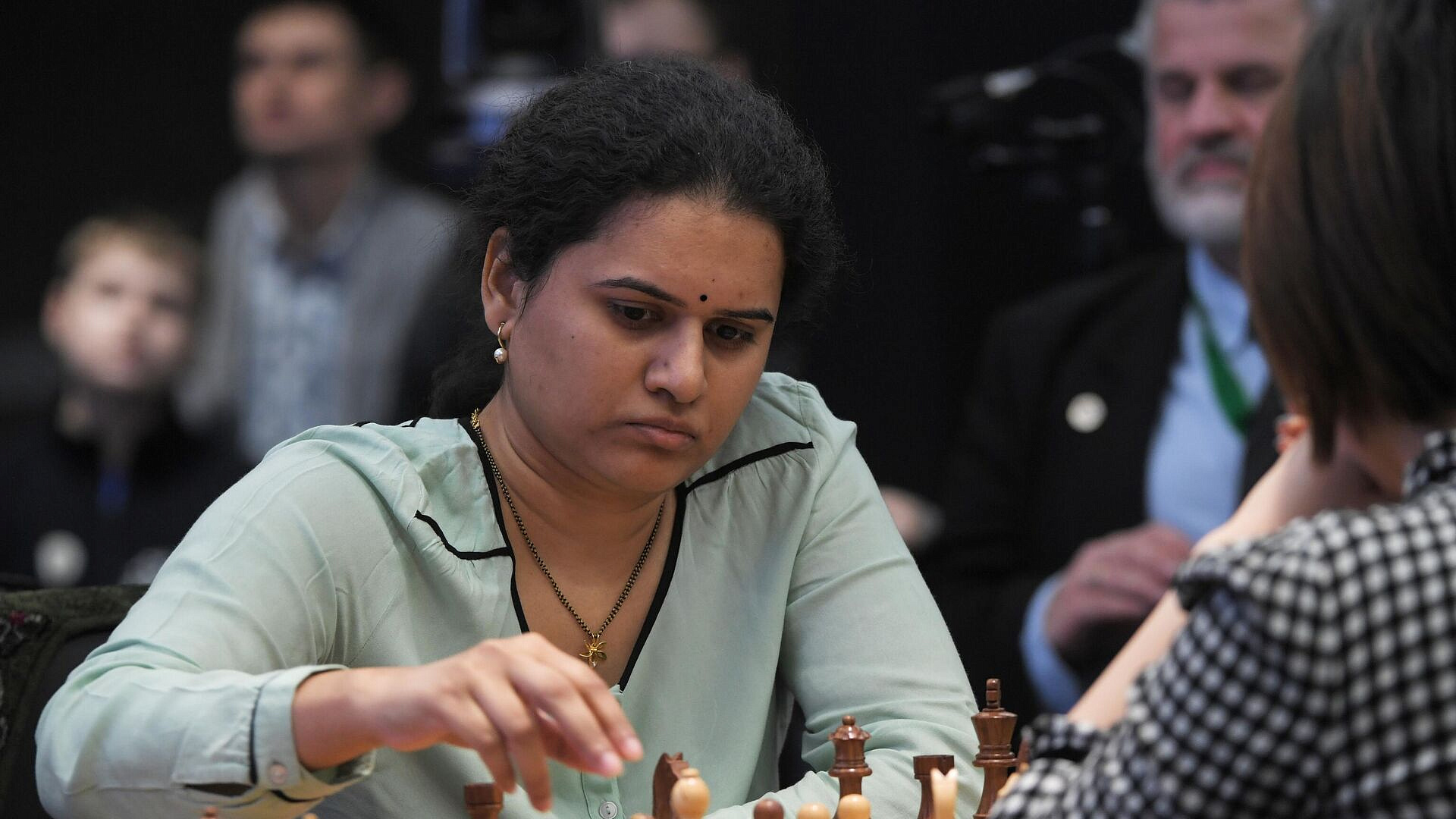 Индийская шахматистка снялась с турнира претенденток FIDE