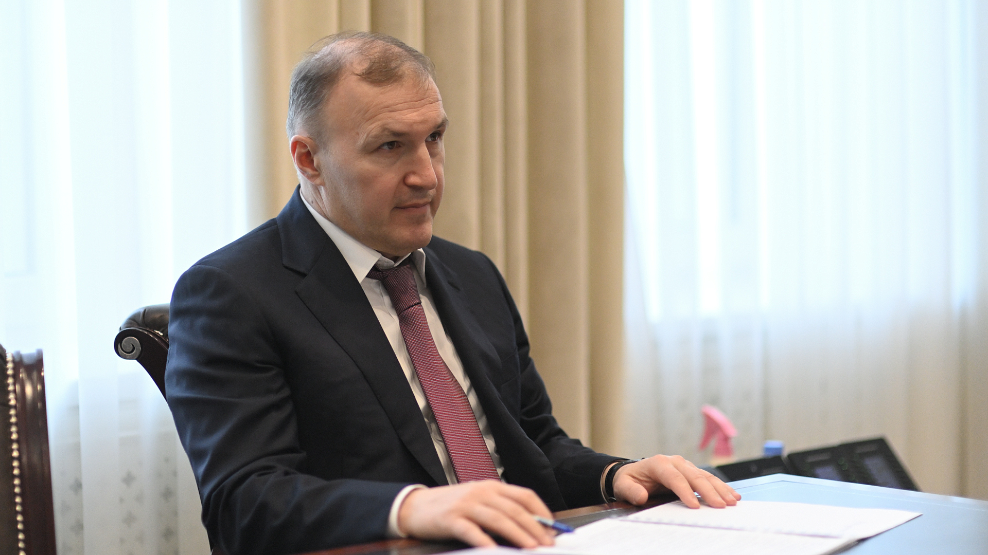 Глава Адыгеи провел встречу с представителями МИД РФ