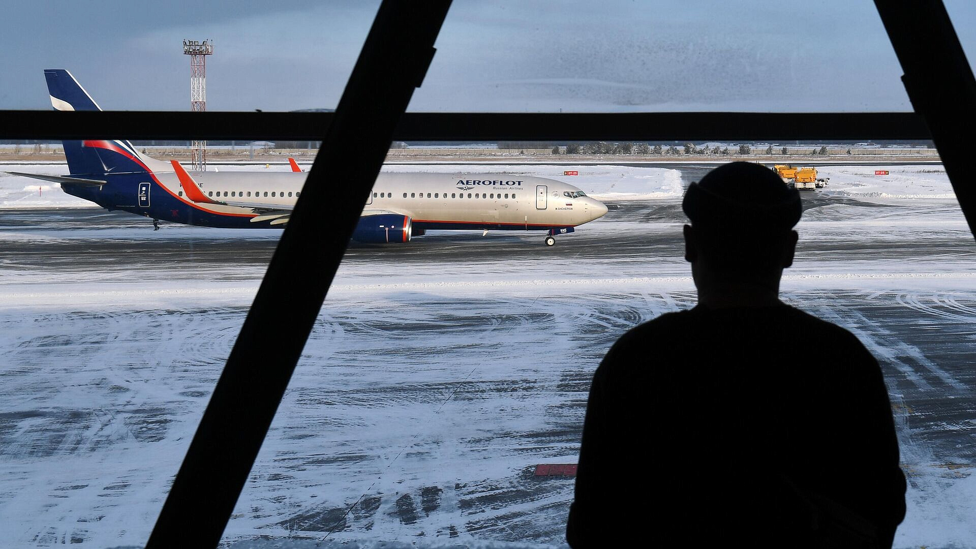 Мьянма прекратила авиасообщение с Россией