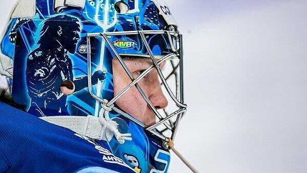 "Сибирь" продлила контракты с вратарями Красоткиным и Бердиным