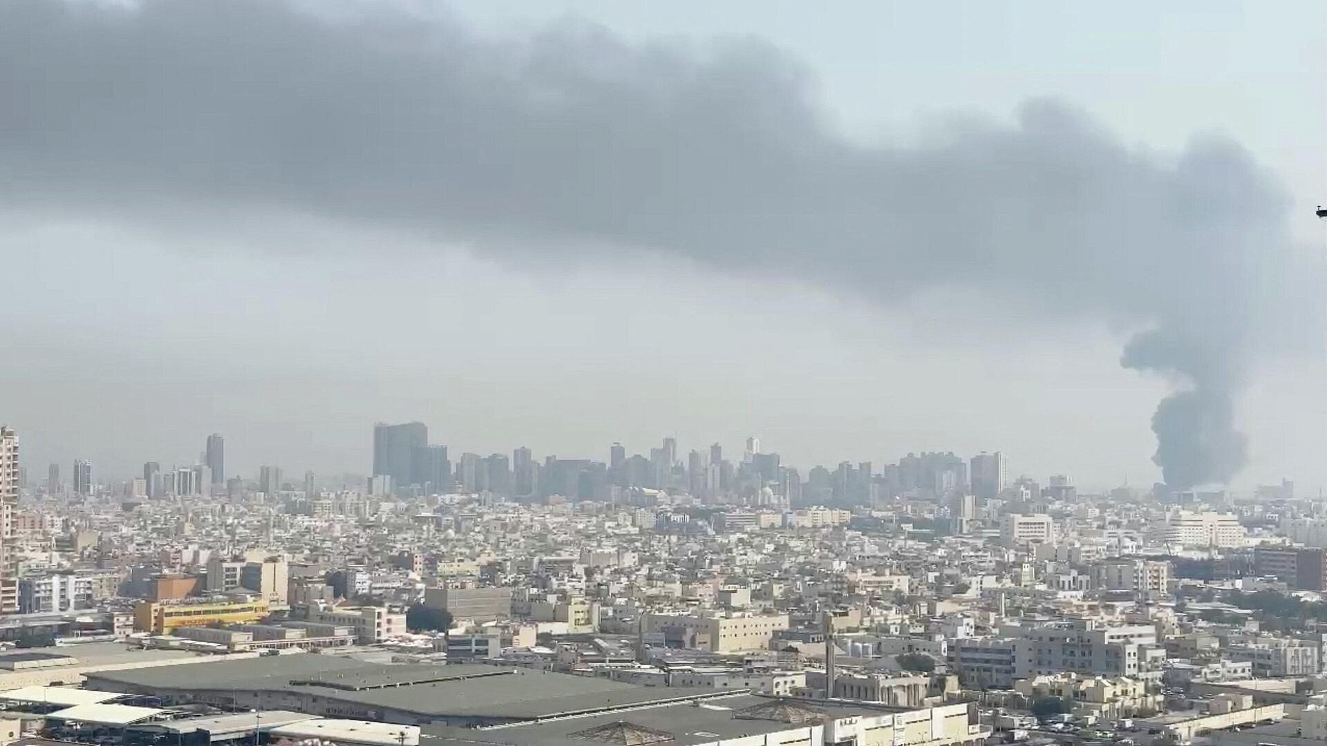 В Бахрейне после атаки Ирана на промзону вспыхнул пожар