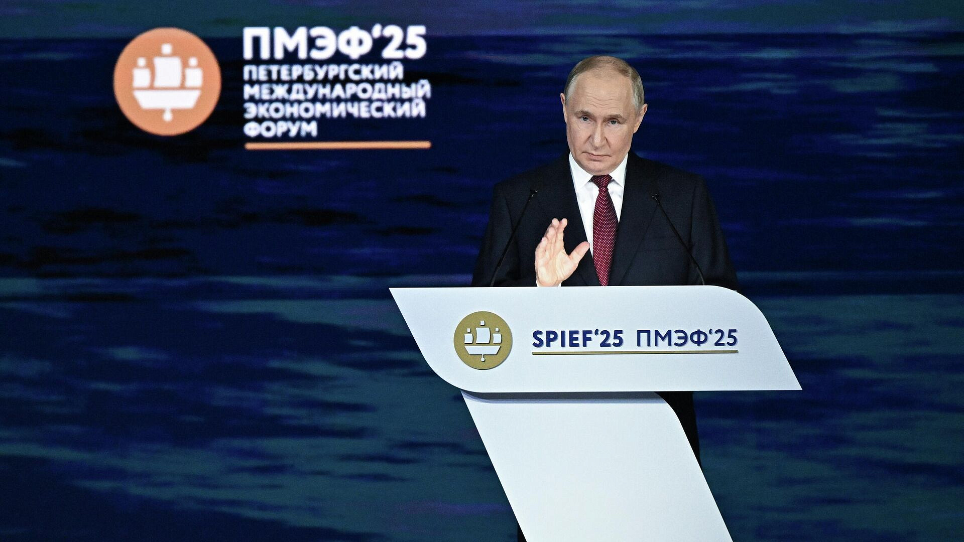 Путин: ограничений для сфер приложения усилий иностранных партнеров нет