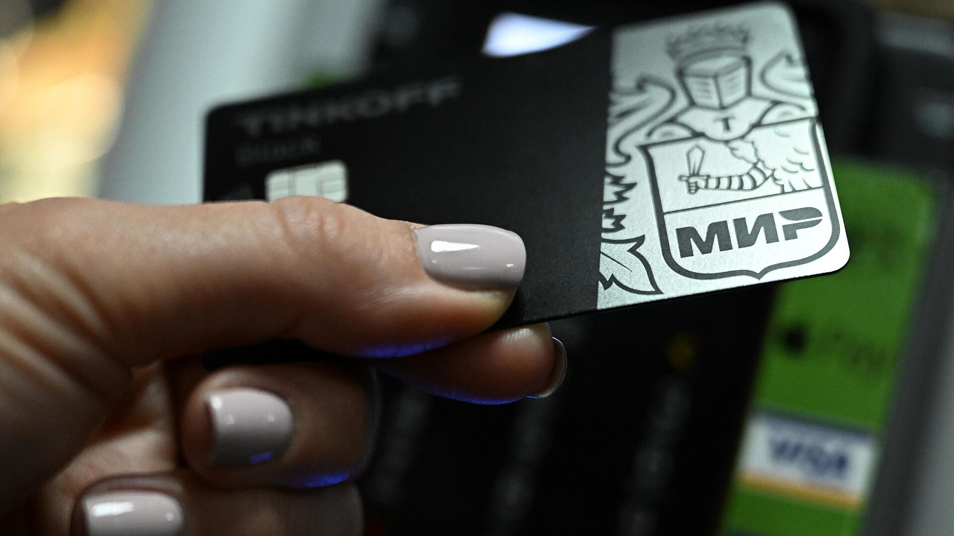 Армянские банки прекратят обслуживать карты "Мир"