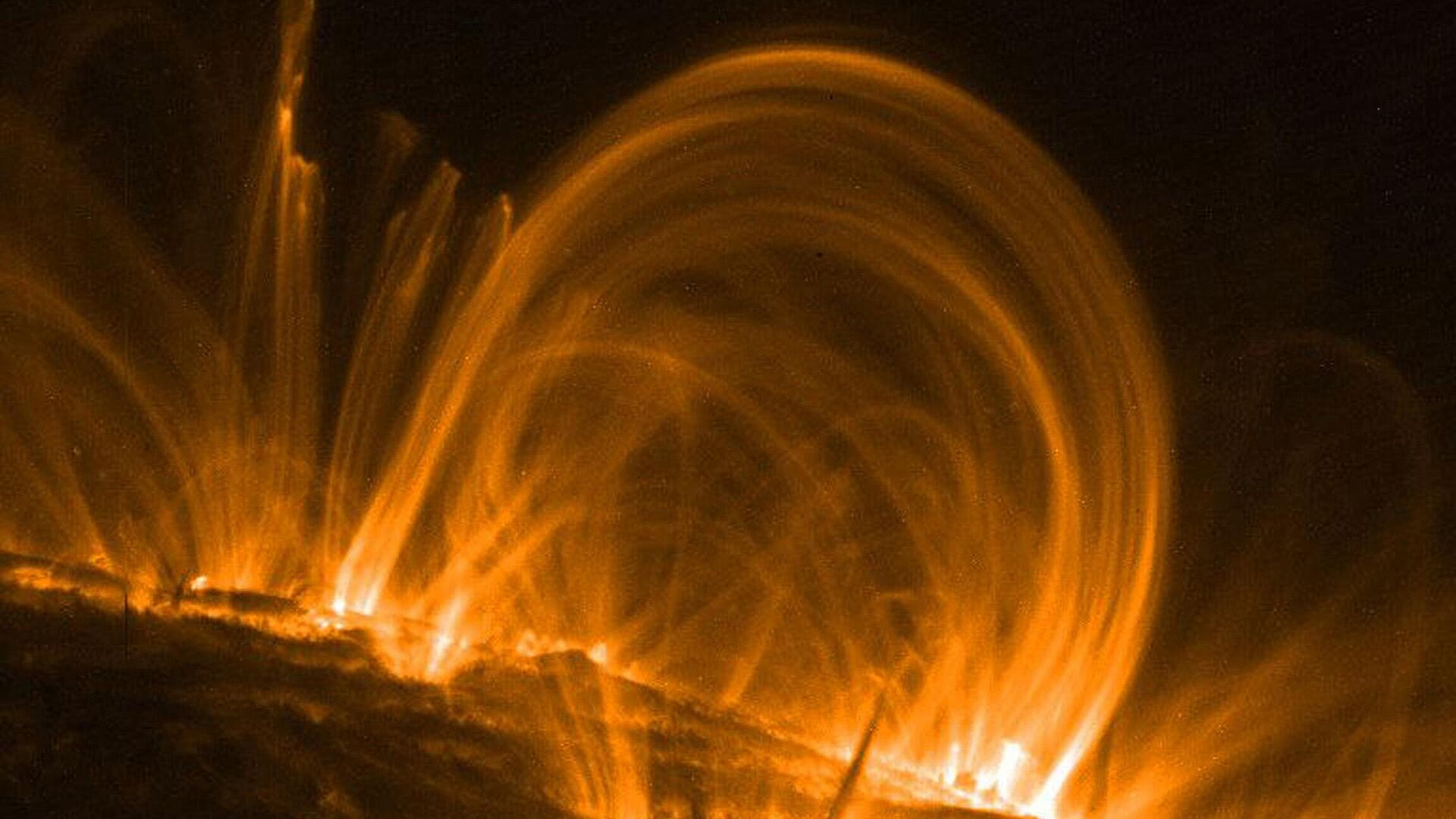 Над Солнцем заметили объект размером больше Земли