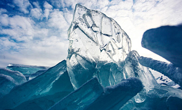 Туры к мысу Хобой на Байкале стоят около 27 тысяч рублей за группу