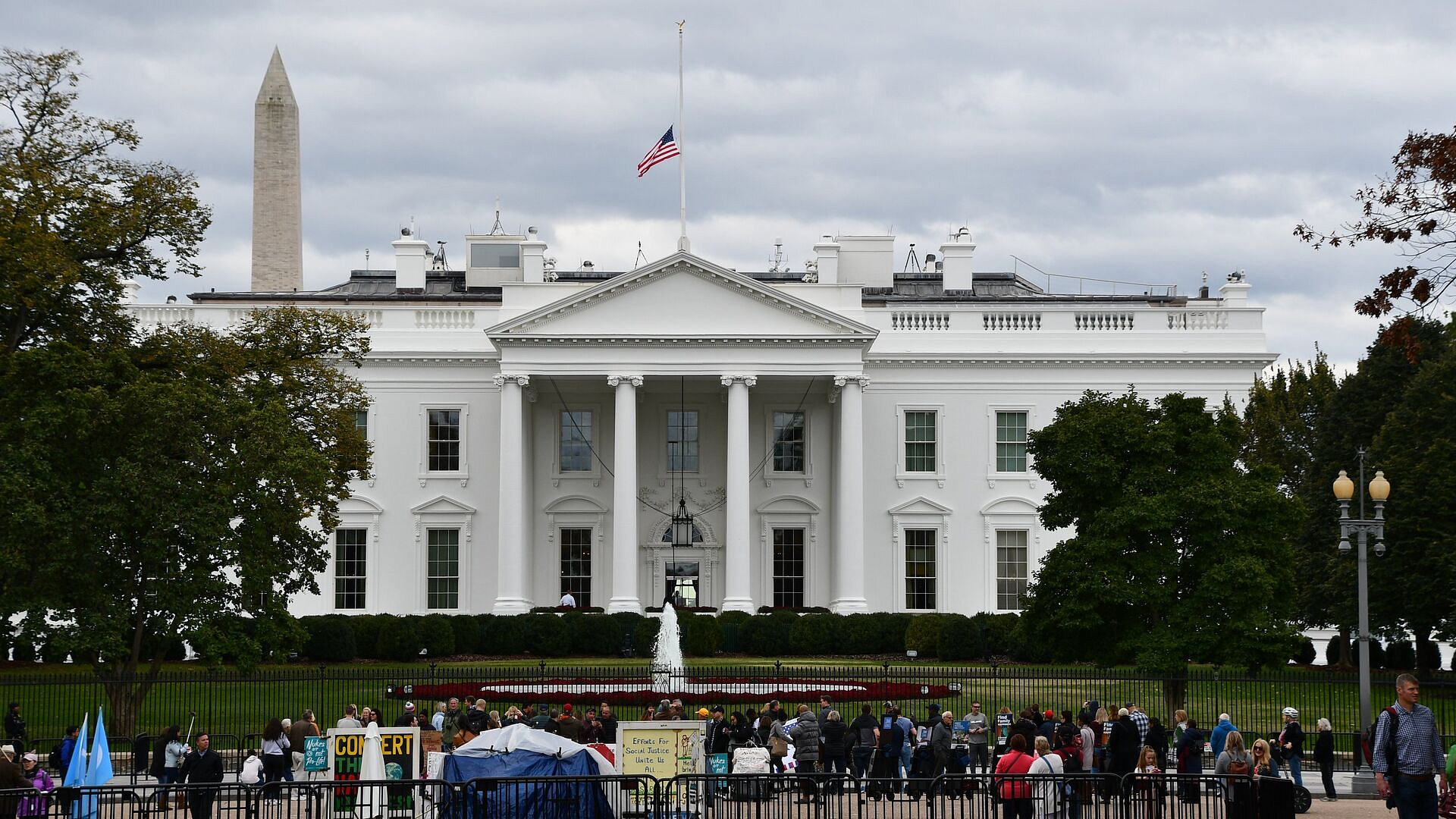 Белый дом ждет, что разногласия США и Ирана вот-вот разрешатся, пишут СМИ