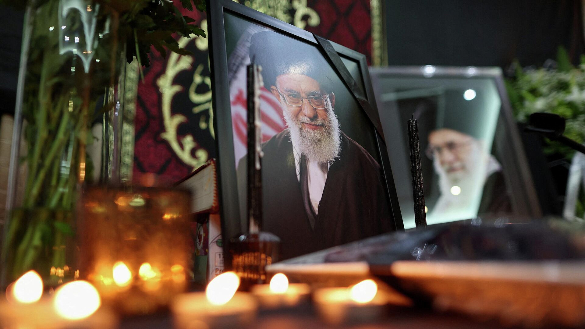 Верховного лидера Ирана похоронят в его родном городе Мешхед, пишут СМИ