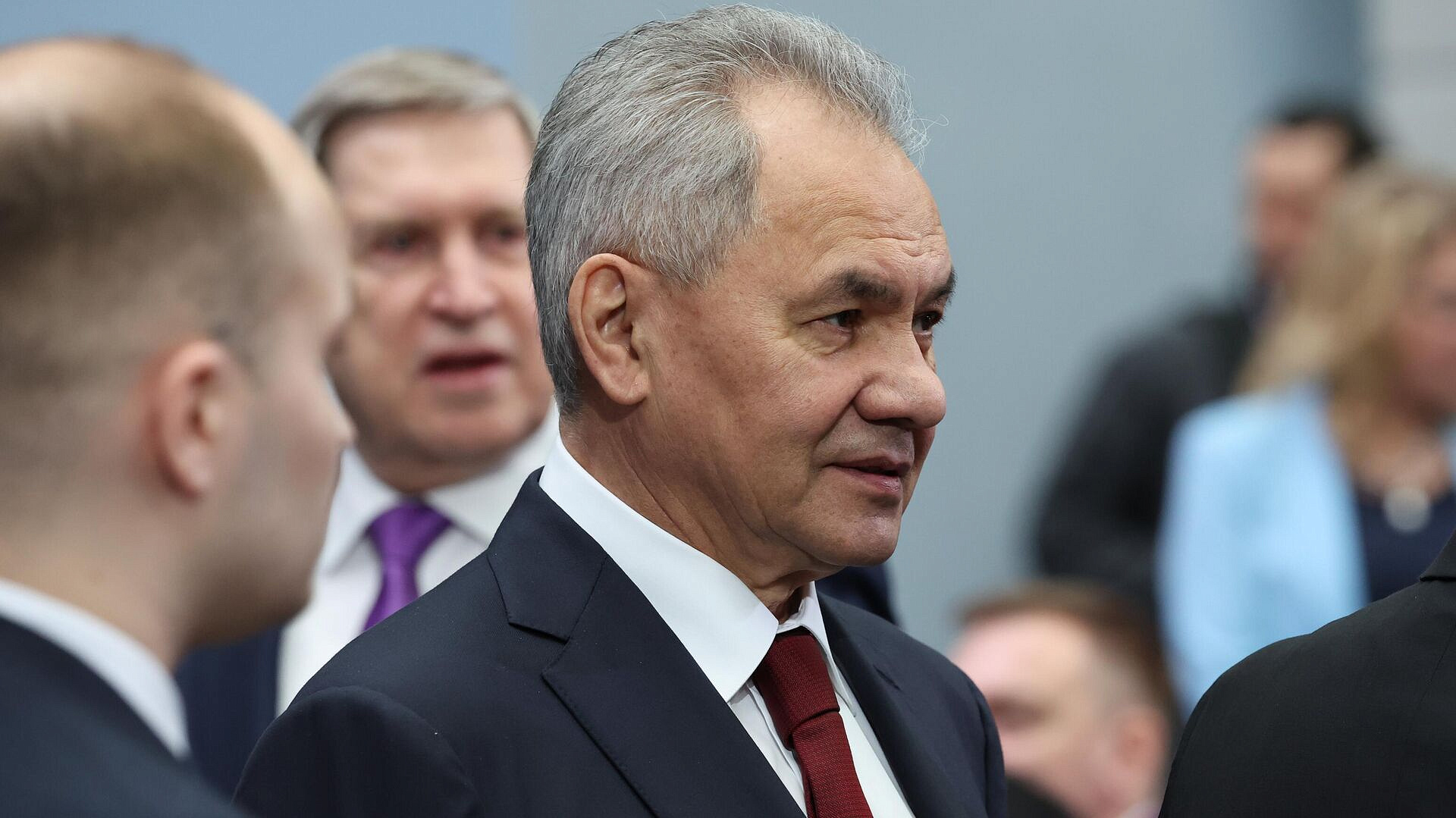 Шойгу проверил выполнение гособоронзаказа предприятиями "Алмаз-Антей"